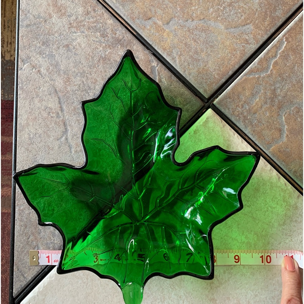 Forest Green Glass‎ Maple Leaf Dish. Use for any fun occasion. - Picture 5 of 5